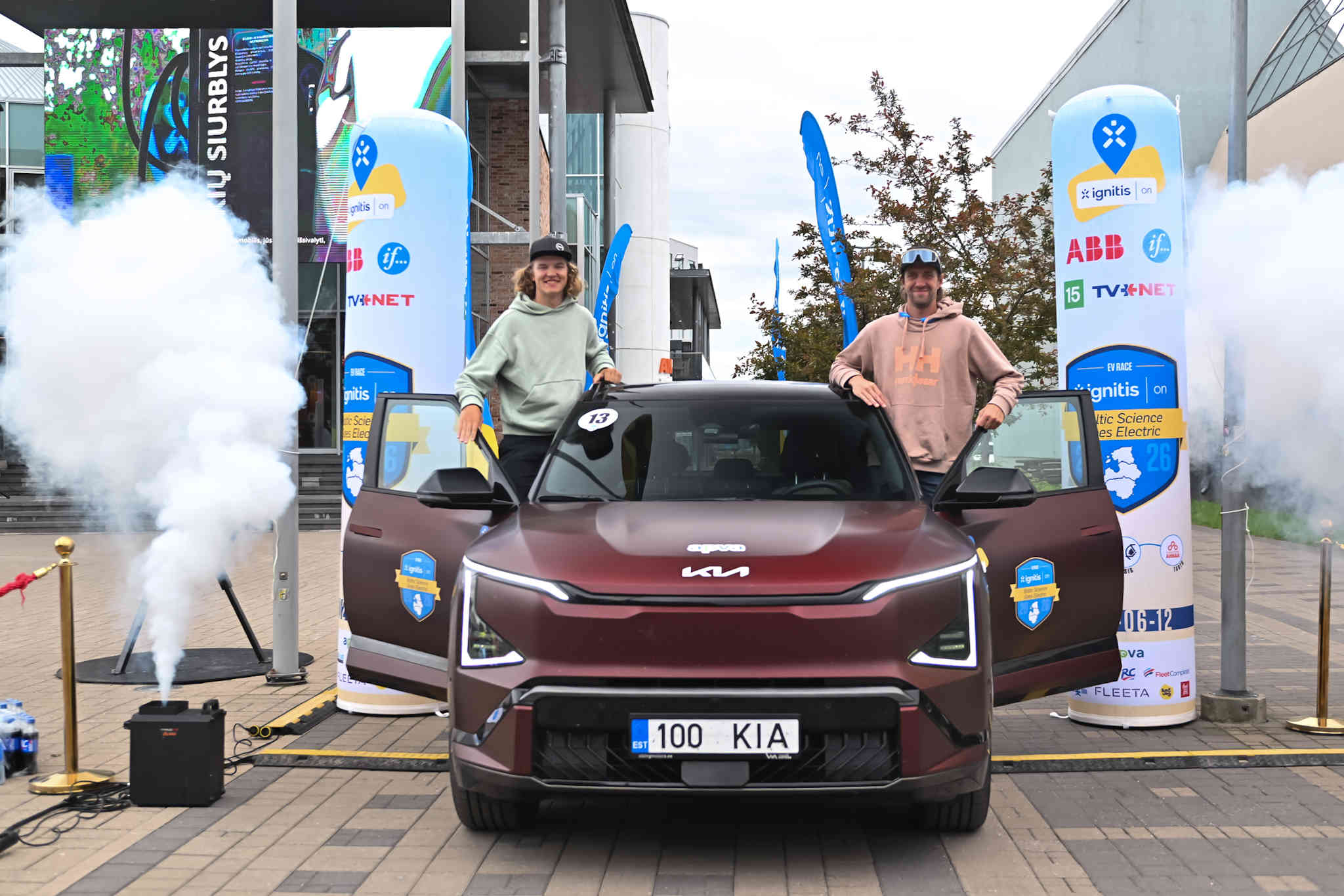 Ignitis ON elektroauto sacensību finiša mirklis.